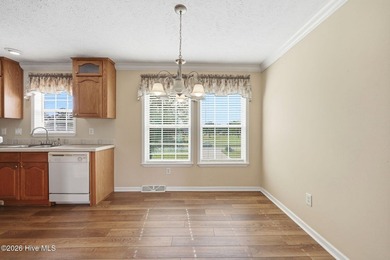 Spacious 4 bedroom waterfront home located on Bay Lake that - photo 37
