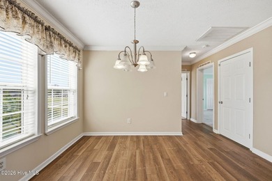 Spacious 4 bedroom waterfront home located on Bay Lake that - photo 38