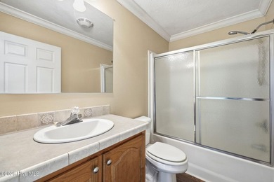 Spacious 4 bedroom waterfront home located on Bay Lake that - photo 39
