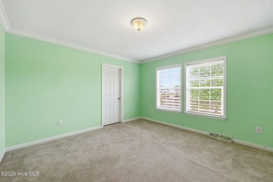 Spacious 4 bedroom waterfront home located on Bay Lake that - photo 42