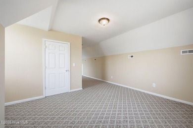 Spacious 4 bedroom waterfront home located on Bay Lake that - photo 45