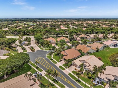 Gorgeous 3BR/2.5BA Mediterranean with panoramic full lake views - photo 46