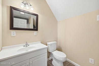 Spacious 4 bedroom waterfront home located on Bay Lake that - photo 47