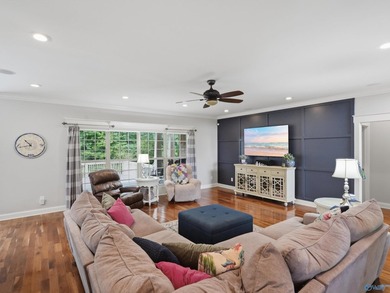 Amazing full brick custom home located in *Savannah Place*, a - photo 14