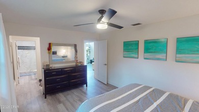 Welcome to 2001 Palm Boulevard, where coastal convenience meets - photo 15
