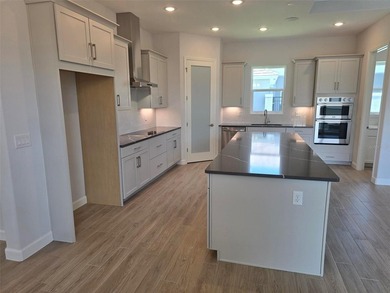 REDUCED! Priced to sell this week! The Courtyard Junior plan in - photo 7