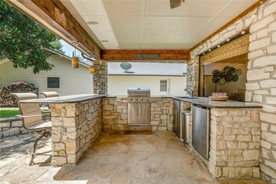 Lake Living at its best! Cool cove of lake house owners with - photo 3