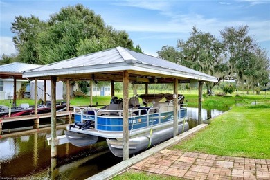 This recently remodeled and beautifully appointed canal front - photo 3