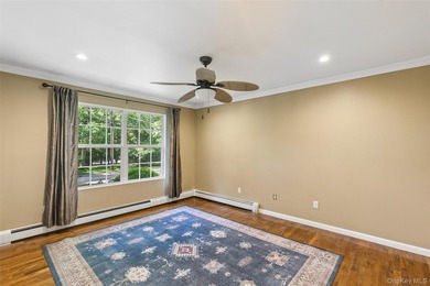 Welcome to this beautifully maintained 4-bedroom, 2-bathroom - photo 10