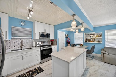 Beautiful, completely remodeled single-family home located in - photo 1