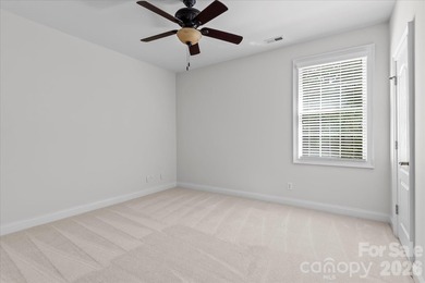 Sellers have now moved out and had the house freshly painted and - photo 26