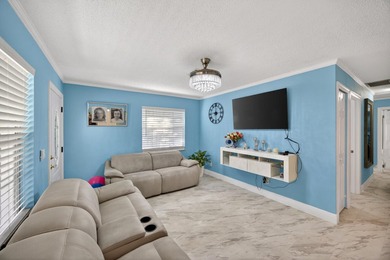 Beautiful, completely remodeled single-family home located in - photo 9