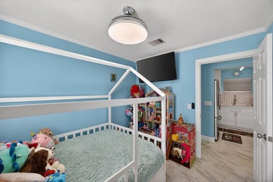 Beautiful, completely remodeled single-family home located in - photo 10