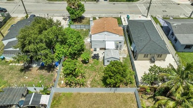 Fully remodeled 3 bedroom, 2 bathroom home in central Miami with - photo 36