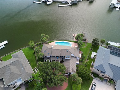 Landmark riverfront residence in the prestigious Venezia - photo 7