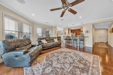Beautiful 4th floor, end W/F condo features 4 BR, 3 full BA. End - photo 6