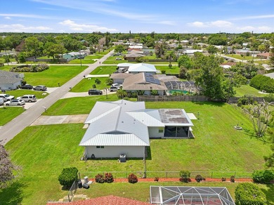 Fully renovated CBS home situated on an over sized .33 acre lot - photo 11