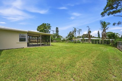 Fully renovated CBS home situated on an over sized .33 acre lot - photo 37