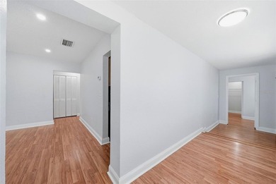 IMPROVED PRICE!!! Welcome to this recently renovated solid block - photo 5