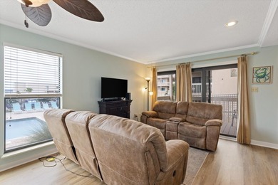 Second row from the ocean, this turn-key remodeled, 2br/2bath - photo 8