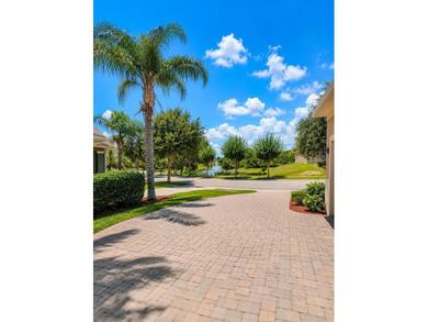 Virtually Staged. PRICE IMPROVEMENT -- now $549,900. The - photo 2