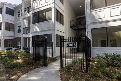 This luxury 2 bed/2bath condo is conveniently located in The - photo 1