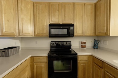 This luxury 2 bed/2bath condo is conveniently located in The - photo 3