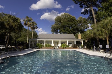 This luxury 2 bed/2bath condo is conveniently located in The - photo 10