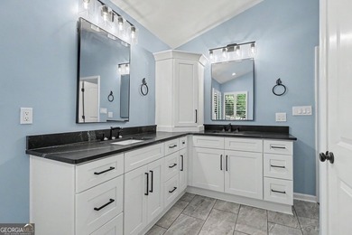 Beautifully renovated and move-in ready, this exceptional 4 - photo 11