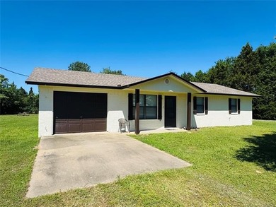 Updated 3-bedroom, 2-bathroom home situated in a quiet rural - photo 2
