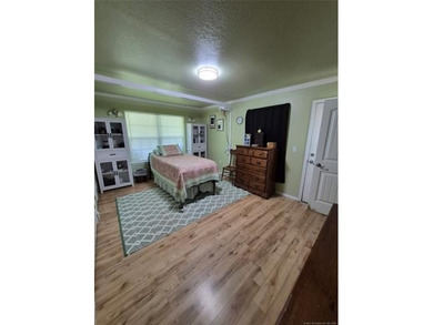 Charming and well maintained 2 bedroom, 2 bathroom home designed - photo 16