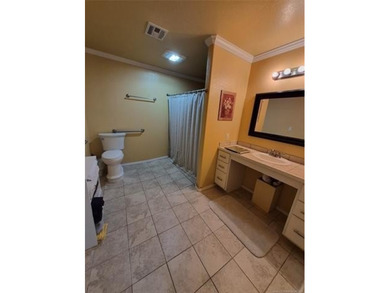 Charming and well maintained 2 bedroom, 2 bathroom home designed - photo 17