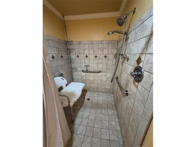 Charming and well maintained 2 bedroom, 2 bathroom home designed - photo 18