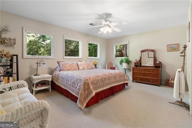 Private nature retreat home with a finished terrace level - photo 25