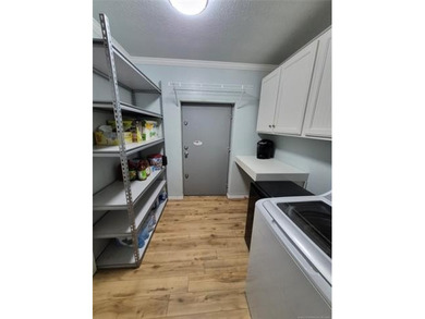 Charming and well maintained 2 bedroom, 2 bathroom home designed - photo 25