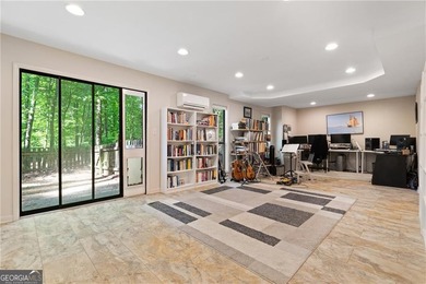 Private nature retreat home with a finished terrace level - photo 26