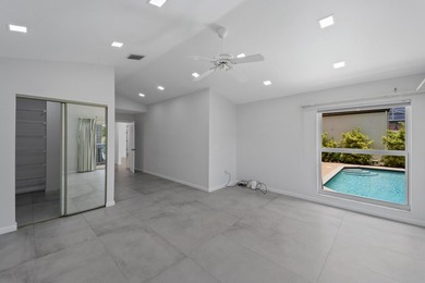Great opportunity in Palomar at Boca Pointe. This true 3-bedroom - photo 7