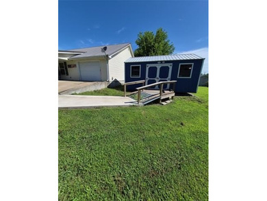 Charming and well maintained 2 bedroom, 2 bathroom home designed - photo 30