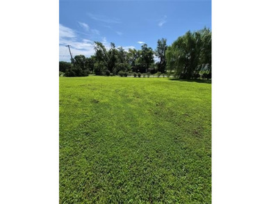 Charming and well maintained 2 bedroom, 2 bathroom home designed - photo 34