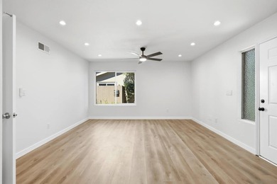 Welcome to this FHA and VA approved updated single-story - photo 4
