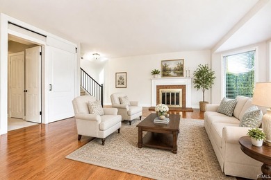 Overlooking Evansville Country Club, this exceptional 3 bedroom - photo 5