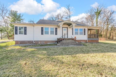 Fort Loudoun Lake Home For Sale in Knoxville Tennessee