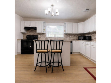 Exceptional opportunity for homeowners and investors alike! This - photo 7