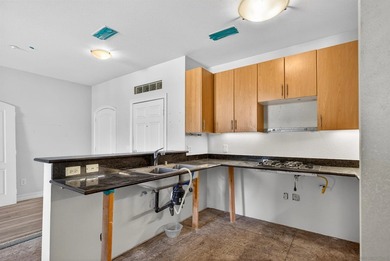 Short Sale Approved at $360,000. This is a true fixer - photo 5