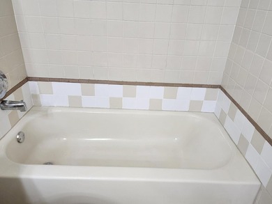 Welcome to this charming 3-bedroom, 2-bathroom townhouse located - photo 17