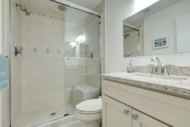 TURNKEY,FULLY FURNISHED 2BR/2BA with stunning lake and golf - photo 18