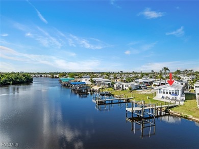 Caloosahatchee River Home For Sale in Fort Myers Florida