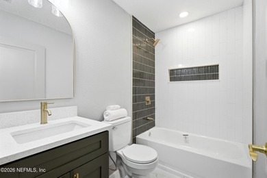 Welcome home! A complete rehab done RIGHT, with features and - photo 22