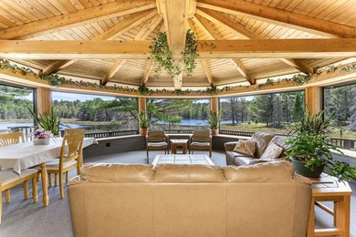 This luxury 4BR/3BA custom estate near Land O'Lakes sits on 14 - photo 4