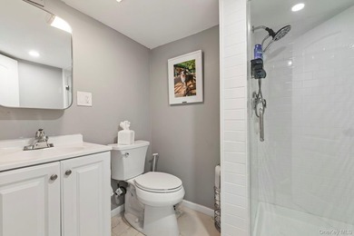 Welcome To 80 Central Boulevard, Merrick - A Beautifully - photo 24